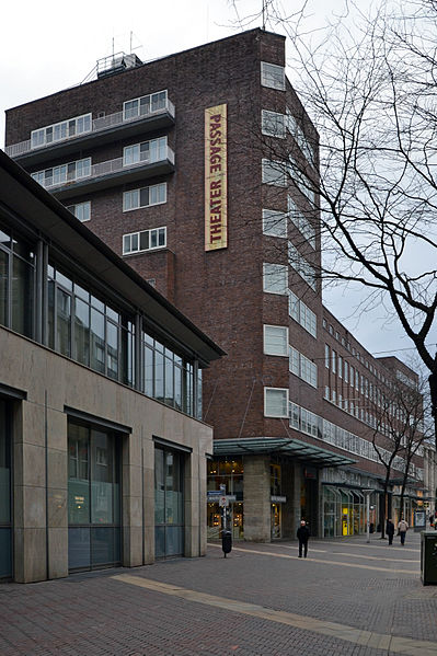 File:Ehemaliges Sparkassengebäude, Rathenaustrasse, Essen.jpg