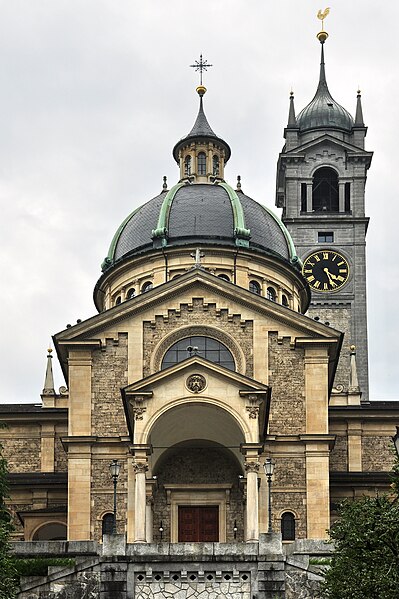 File:Enge - Kirche 2011-08-03 16-25-48 ShiftN2.jpg