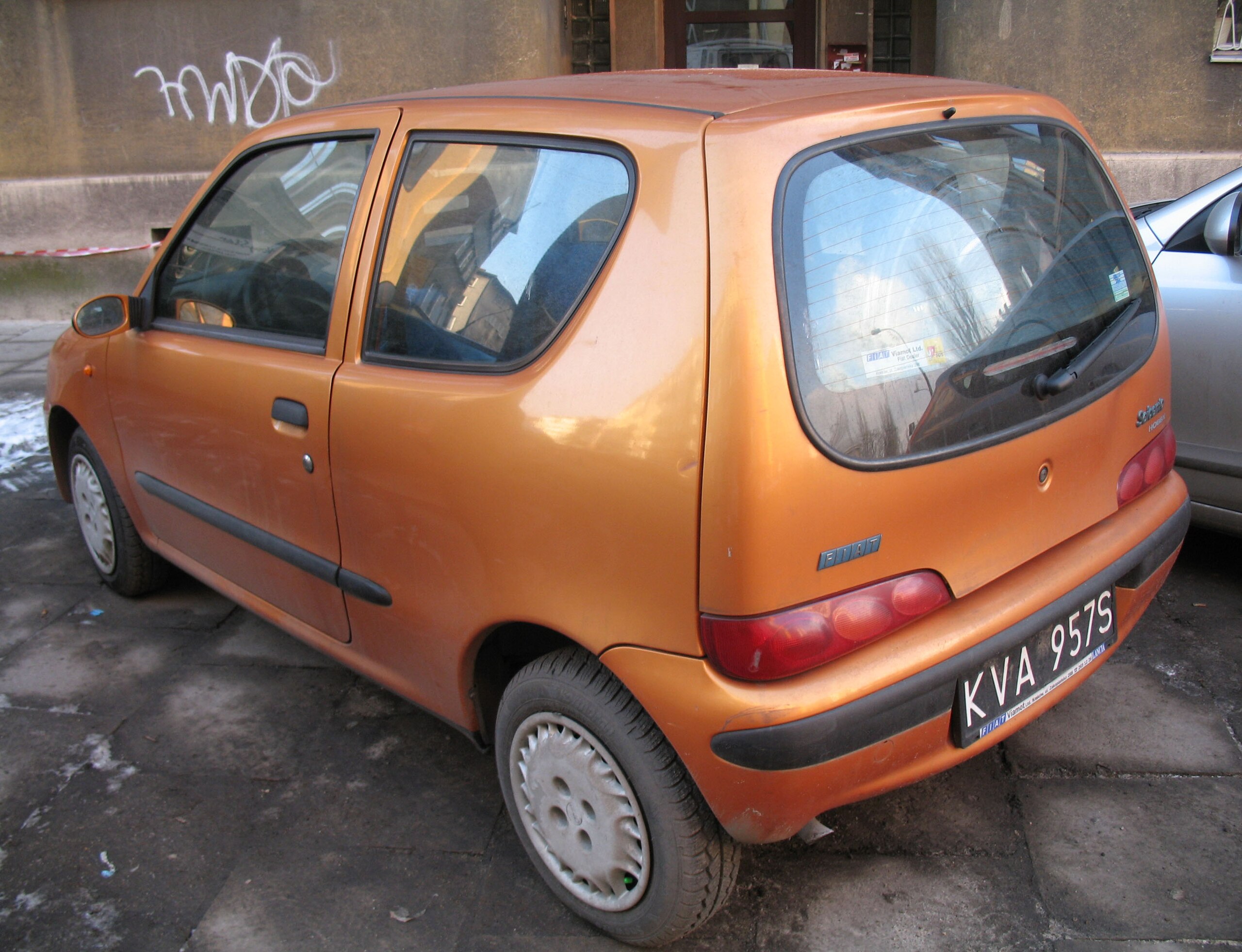 File:Golden Fiat Seicento Hobby in Kraków (4).jpg - Wikimedia