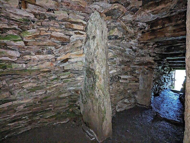 File:Grey Cairns of Camster 08.jpg