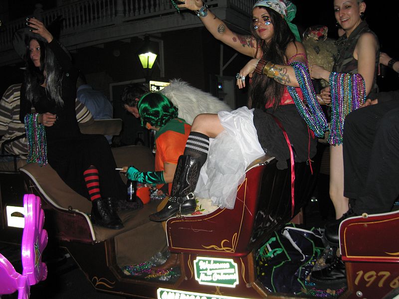 File:Halloween NOLA 2007 Carriage Tossers.jpg