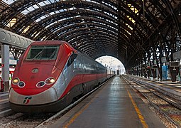 High-speed train at platform in Milano Stazione Centrale.jpg