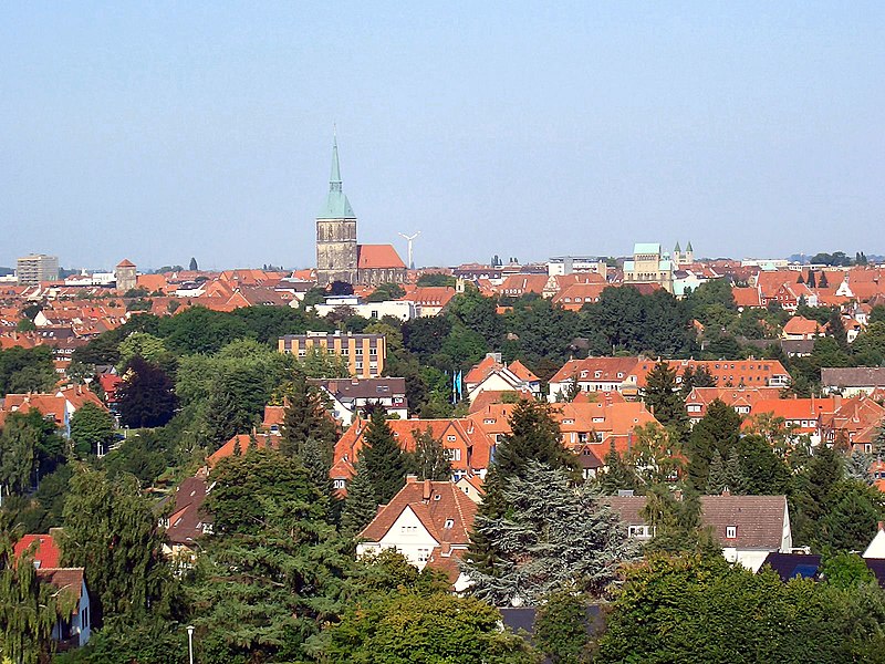 File:Hildesheim Berghölzchen.JPG