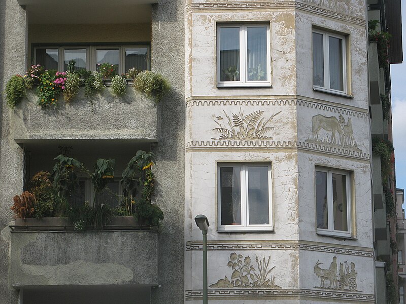 File:Innsbrucker Straße Altjugendstil nah.JPG