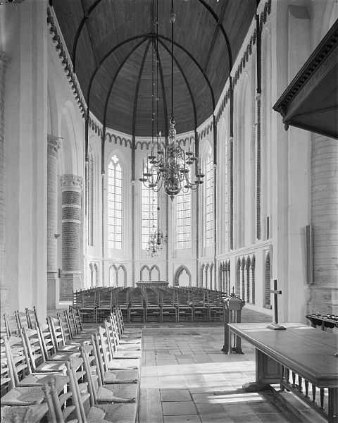 File:Interieur koor - Kapelle - 20123948 - RCE.jpg