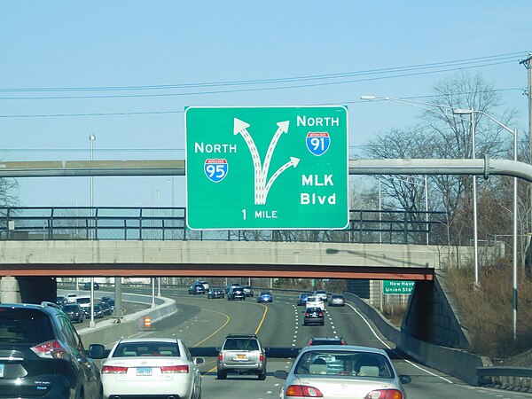 I-95 northbound near the Howard Avenue Overpass in New Haven