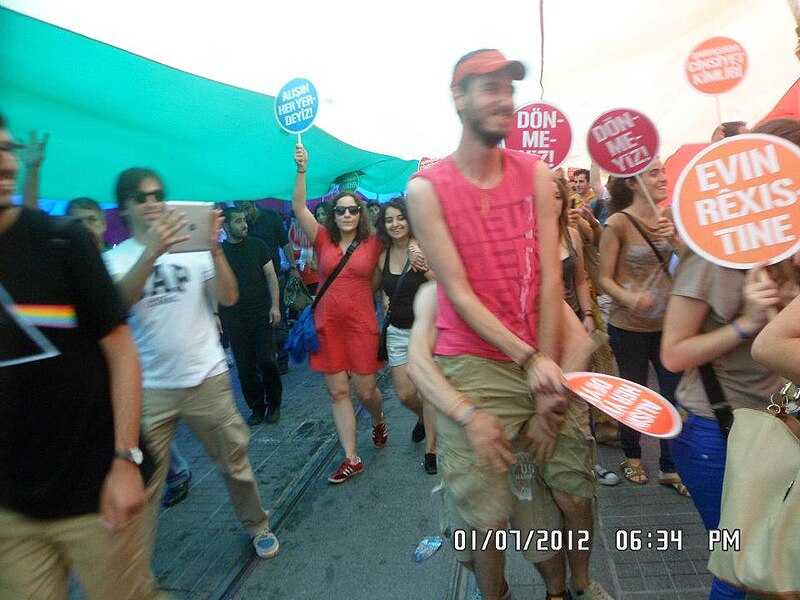 File:Istanbul Turkey LGBT pride 2012 (62).jpg