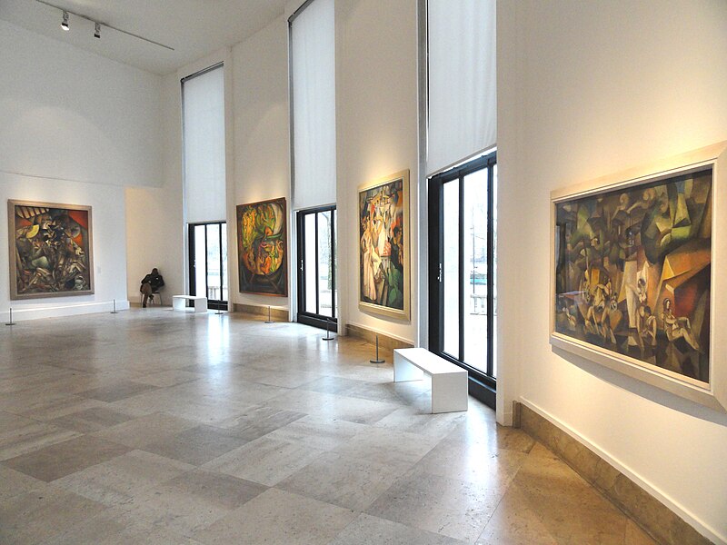 File:Jean Metzinger, L'Oiseau Bleu (left), André Lhote, two works (center), Albert Gleizes, Baigneuse (right), Musée d'Art Moderne de la Ville de Paris.jpg