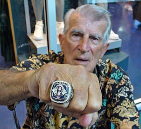 Иллюстративное изображение статьи Johnny Pesky