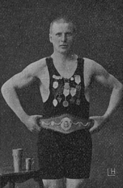 Jussi Kivimäki шамамен 1908.png