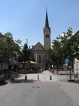 Kirche Kolbermoor Stadtmitte Heilig Dreifaltigkeit.JPG