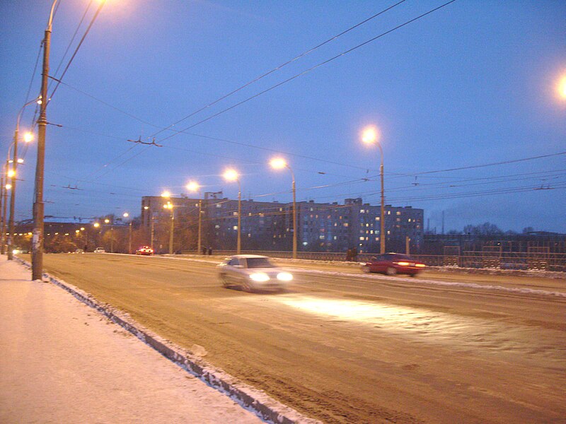 File:Kirova av bridge Samara2.jpg