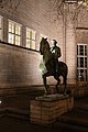 Статуя на Херман Хан до главния вход