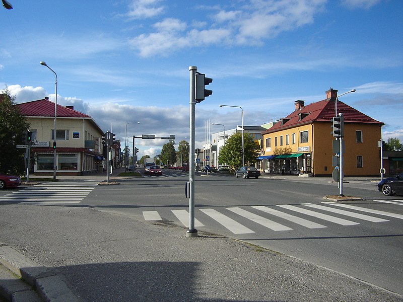 File:Kuusamo keskusta.JPG