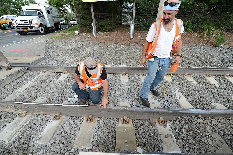 File:LIRR Plane Crash Track Repairs (20016740664).jpg