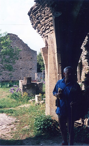 File:La Collégiale de Thil en 1989, detail.jpg