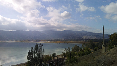 How to get to Lake Elsinore, California with public transit - About the place