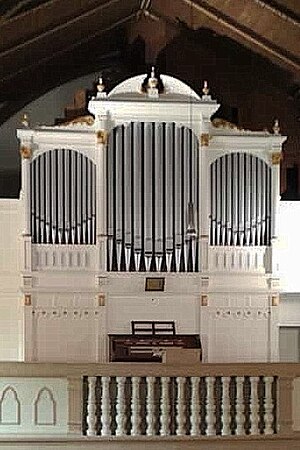 Leipzig-Lützschena, Hainkirche, Jehmlich-Orgel.jpg