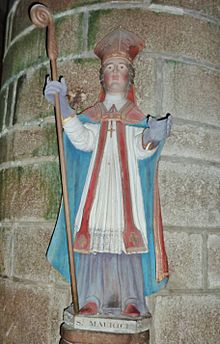 Locronan Statue de saint Maurice.JPG