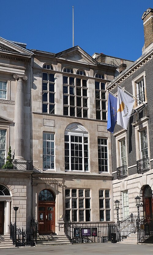 Entrance to the London Library in St James's Square