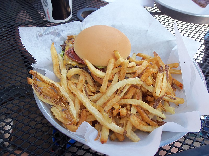 File:Lunch at Mama Burger.jpg