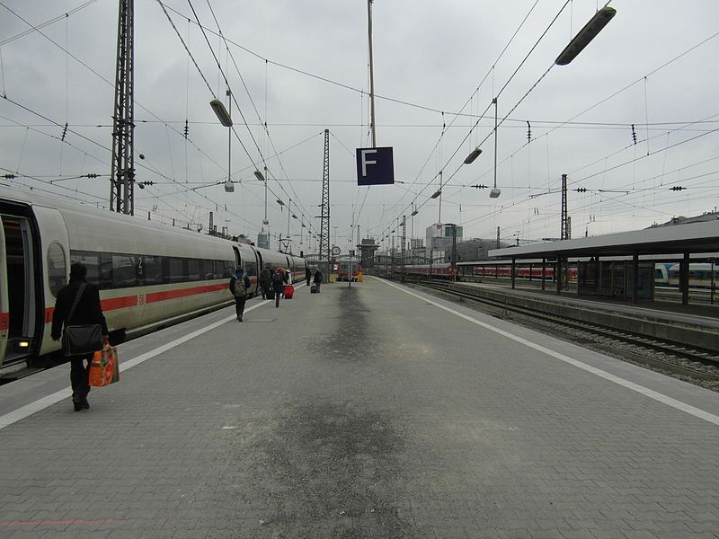 File:München Hauptbahnhof (8929146606).jpg