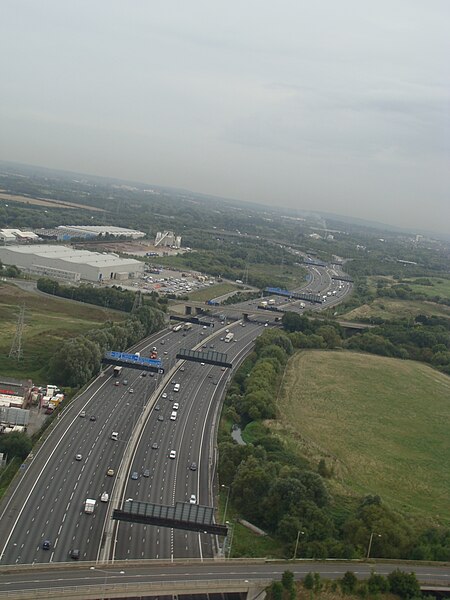 File:M25, England, 2008 - Flickr - PhillipC.jpg