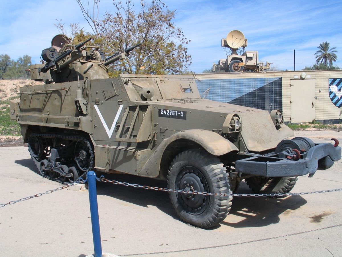 Файл:M3-halftrack-TCM-20-hatzerim-2-1.jpg — Википедия