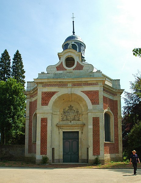 File:Mailly-Maillet chapelle 1.jpg