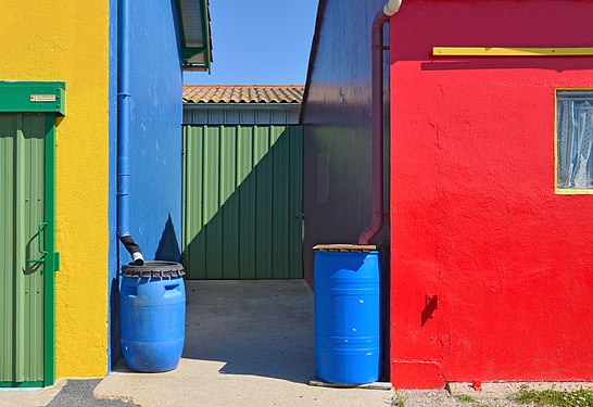 Tanks for rainwater harvesting, Marennes, France