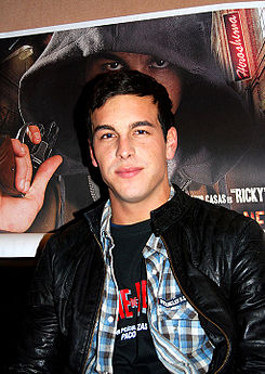 Mario Casas.jpg