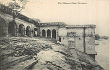 The British boats were stuck on mudbanks preventing departure and, amid much confusion, the soldiers were subsequently captured or massacred by Nana Sahib's rebel army. Massacre Ghat Kanpur.jpg