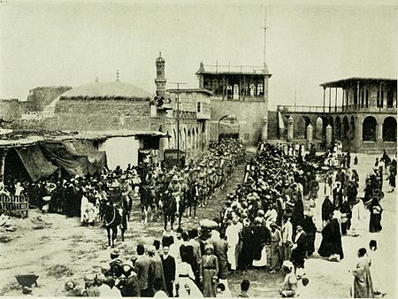 Troops entering Baghdad Maude in Baghdad.jpg