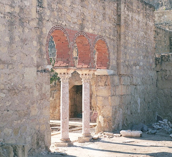 File:Medina Azahara 2009-08-07c.jpg