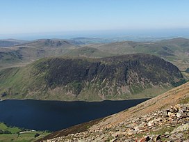 Mellbreak dari Grasmoor summit.JPG