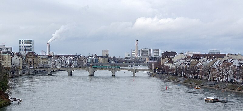 File:Mittlere Brücke in Basel, December 2017.jpg