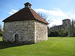 Дунстан шіркеуінің батысындағы Dovecote