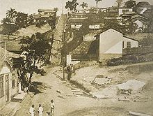 Morro do Livramento. The arrow in the top right corner shows the house where Machado was probably born and spent his childhood.