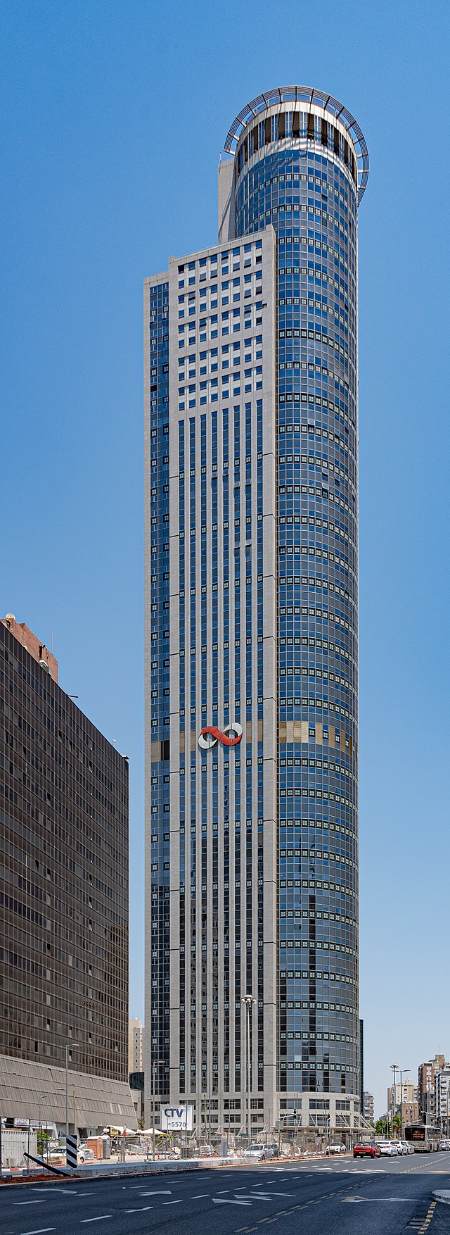 File:Moshe Aviv Tower 02 crop 2.jpg - Wikimedia Commons