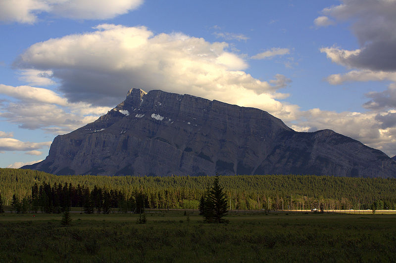 File:Mount Rundle (3710343346).jpg