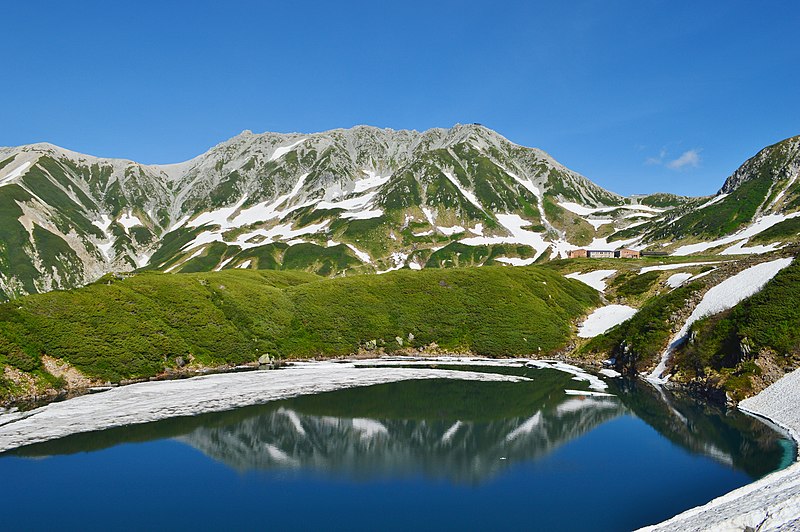 File:Mount Tate viewed from Mikurigaike.jpg