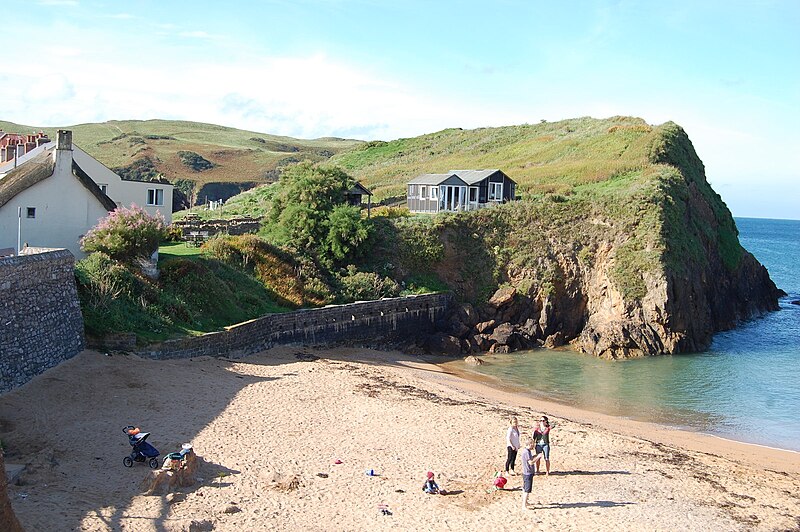 File:Mouthwell beach - geograph.org.uk - 4234790.jpg