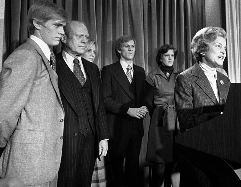 File:Mrs. Ford reads President Ford's concession speech - NARA - 5730760 (cropped).jpg