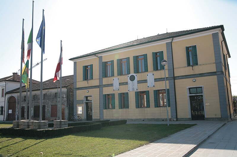 File:Municipio Bagnoli.JPG