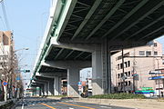 路線の3分の2は愛知県道115号の上を並行する。