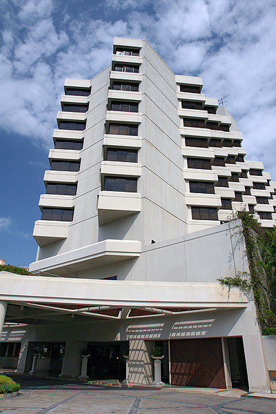 File:Naha Terrace06n4272.jpg