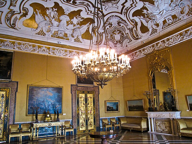 Файл:Napoli - Palazzo Reale7.jpg