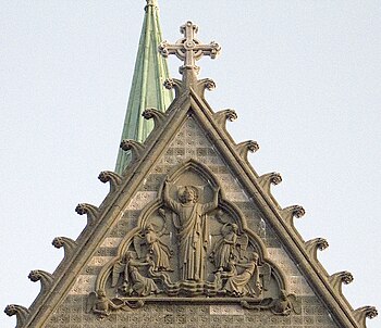 Gablete de la Catedral de Nidaros (Noruega), de inspiración gótica.
