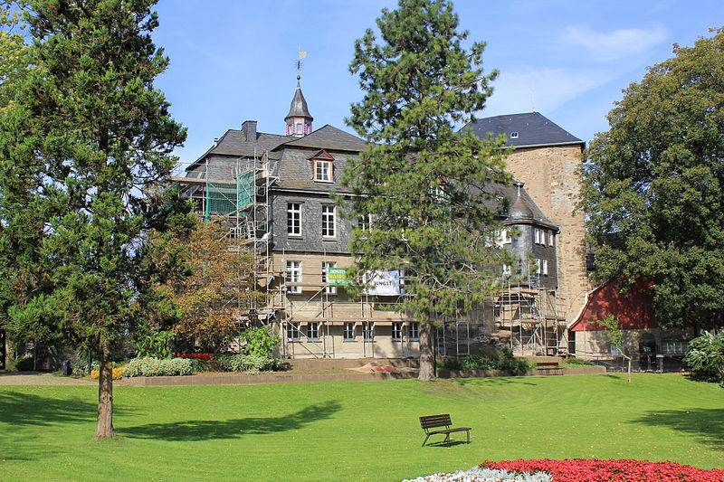 File:Oberes Schloss in Siegen.jpg