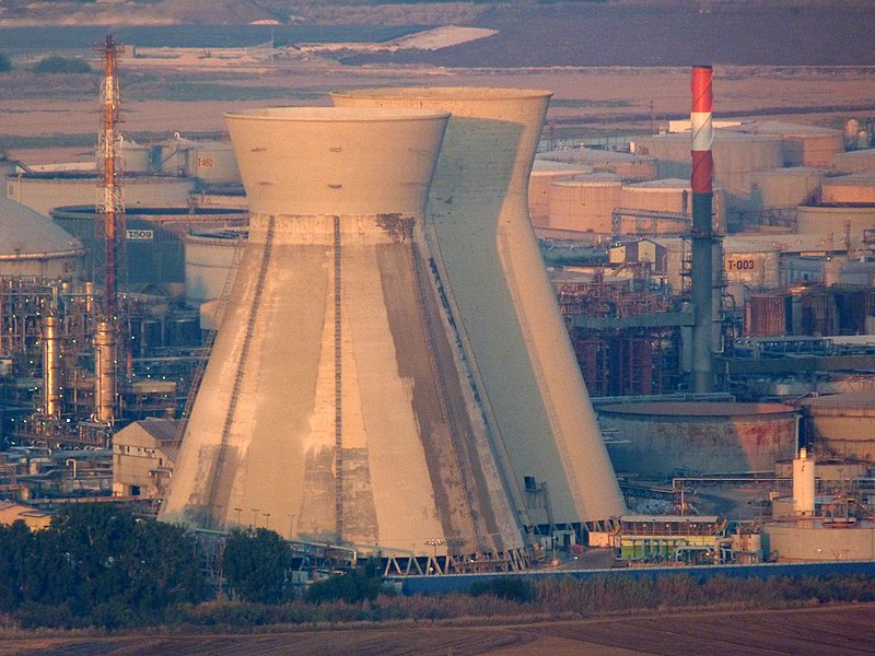 File:P1190737 - הלבניות בבתי הזקוק - תקריב. צולם בשקיעה.JPG